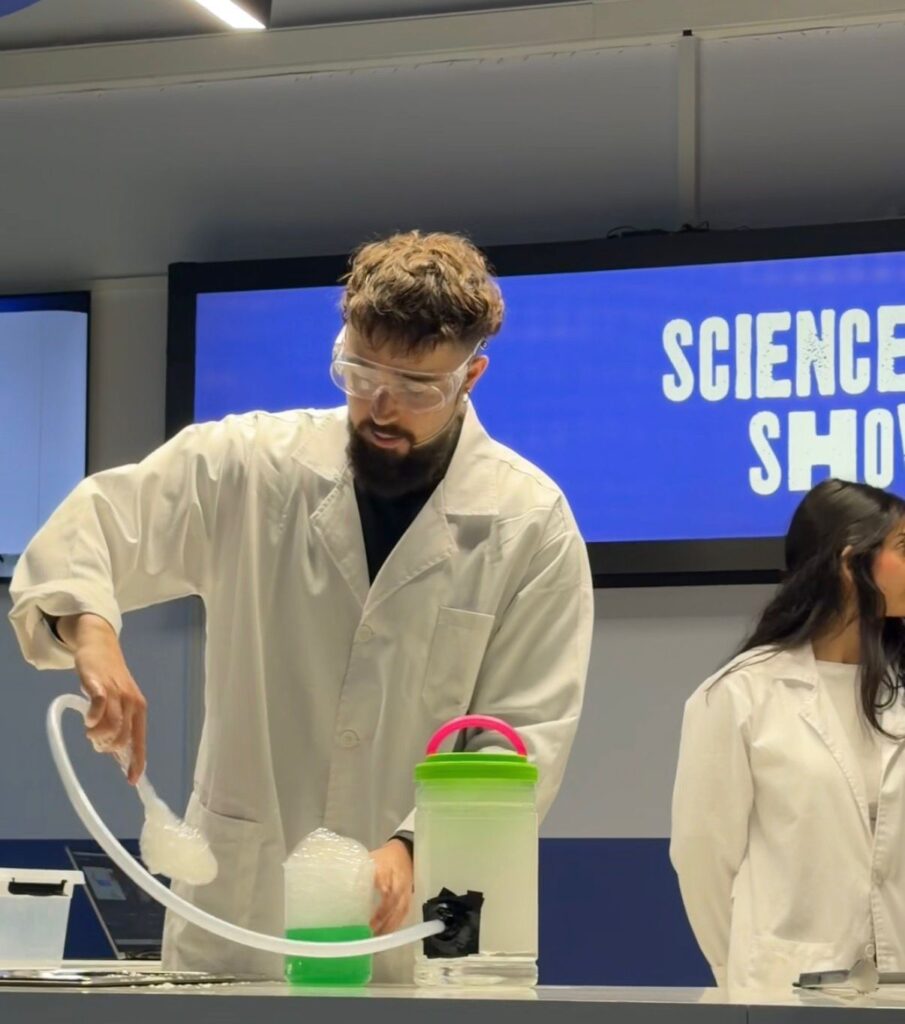 Chaos Lab: laboratorio para peques 🧪 whatsapp image 2026 03 10 at 11.21.31 (2)